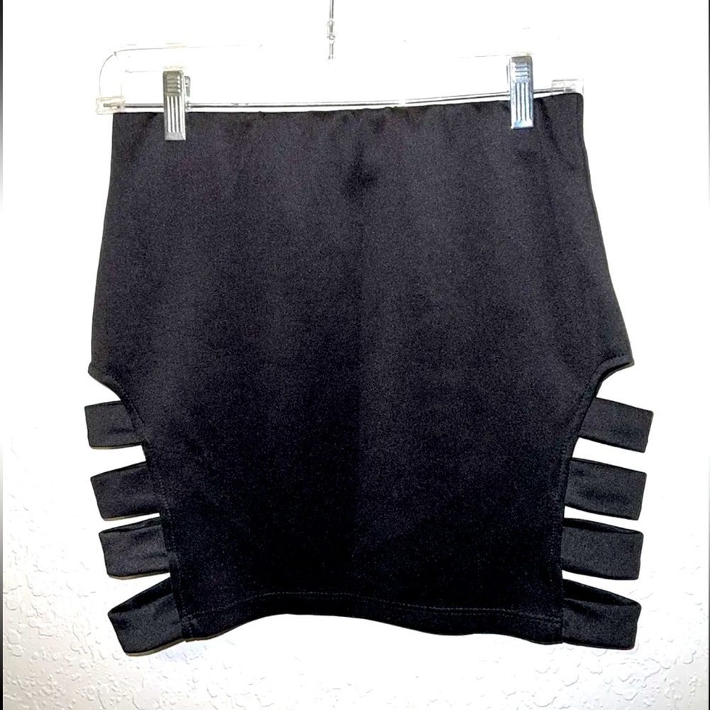 Black Hot Gal Mini Skirt Slit Sides CutOut Sketch Party Club Gothic Juniors Sz M - Picture 1 of 7